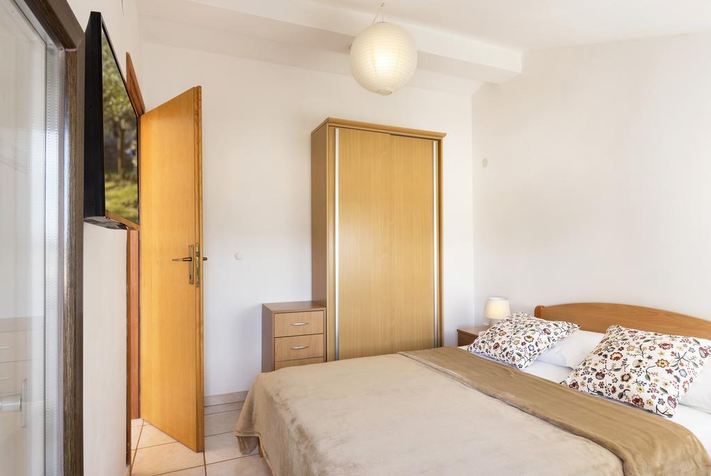 Apartments Renata Pinezići Εξωτερικό φωτογραφία